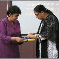 Alethea and Eklavya’s Vinatha Viswanathan unveiling Eklavya’s title The Story of Atomic Theory of Matter